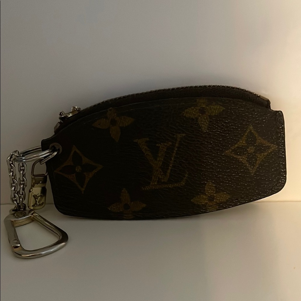 Louis Vuitton Monogram Key Pouch - Picture 6 of 16